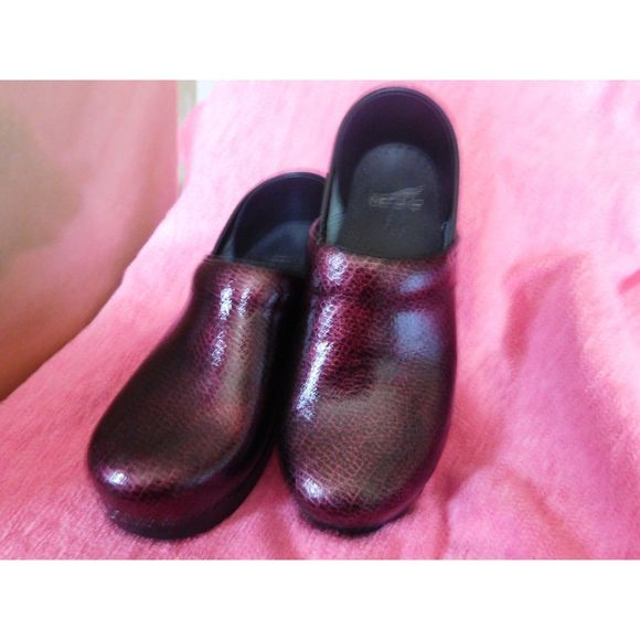 Dansko size 38, 7.5 EUC - Picture 2 of 10